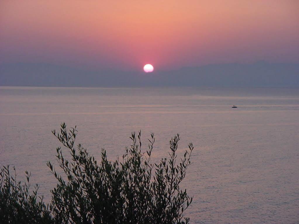 Avia Holiday Homes Dış mekan fotoğraf